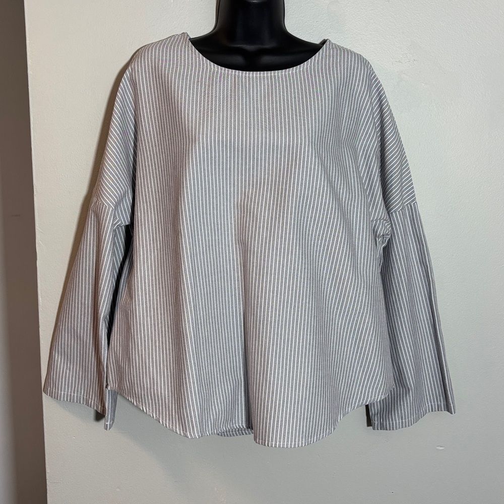 Striped Gray Women's Top XL